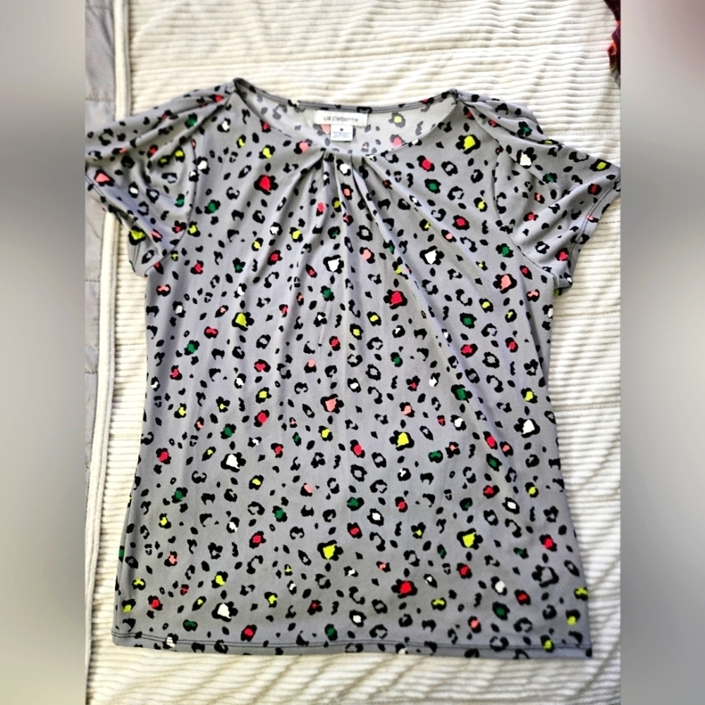 Liz Claiborne Leopard Print Gray Shirt. Size M